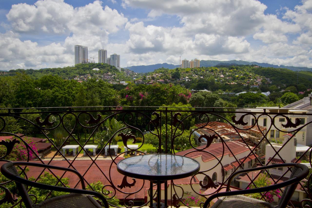 Sophia Suites Residence Hotel Cebu Dış mekan fotoğraf