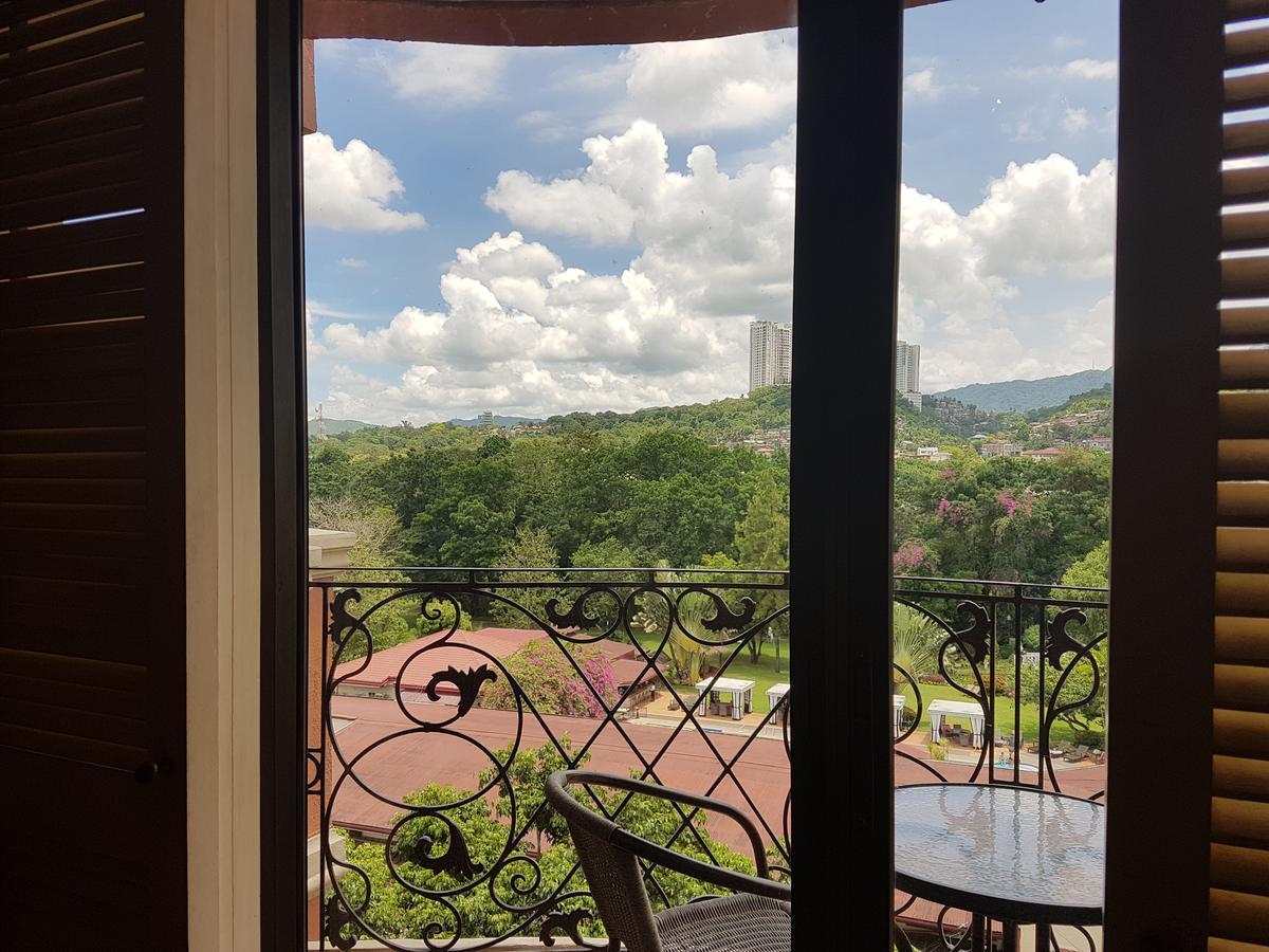 Sophia Suites Residence Hotel Cebu Dış mekan fotoğraf